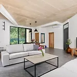 Βίλα Unique Design Doris