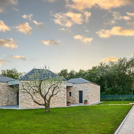 Unique Design Doris Villa