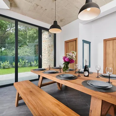 Unique Design Doris Villa