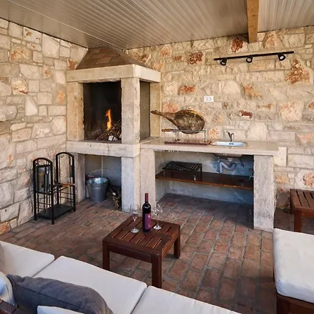 Unique Design Doris Villa