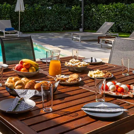 Unique Design Doris Umago