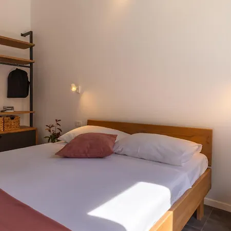 Unique Design Doris *