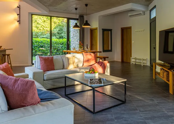 Unique Design Doris Umag